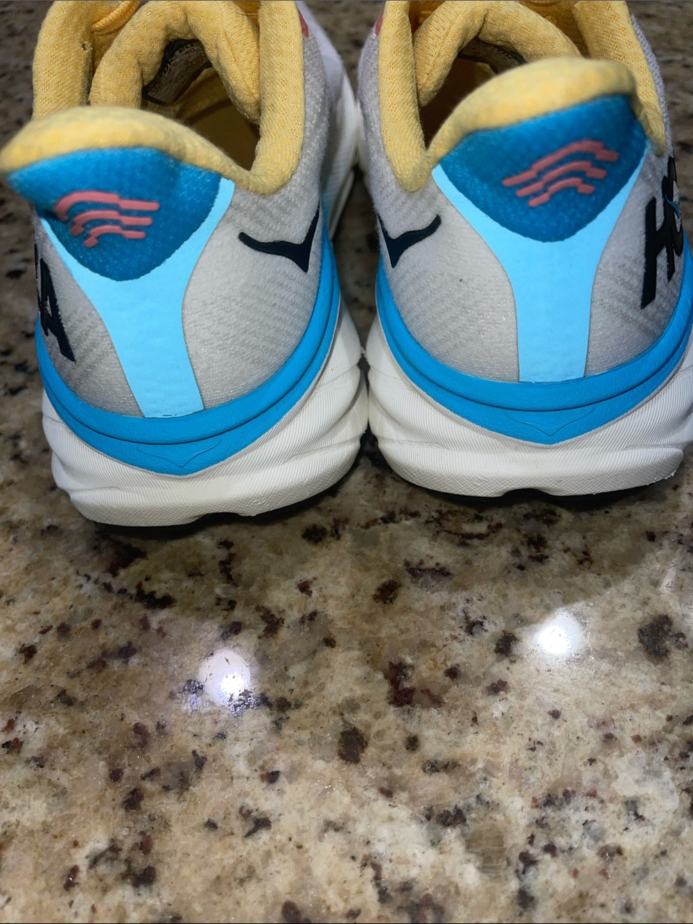 Hoka One One Clifton 9 - Picture 11 of 14